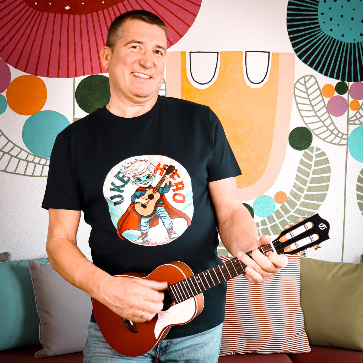 Ukulele T-Shirt Unisex - "UKE-Hero"