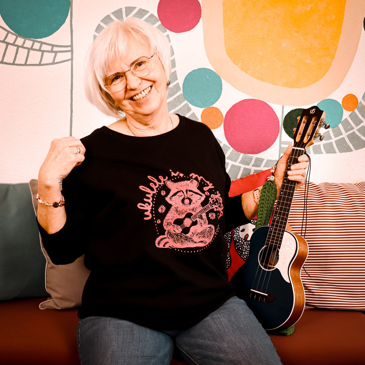 Ukulele-Sweatshirt - "Ukulele is my yoga"