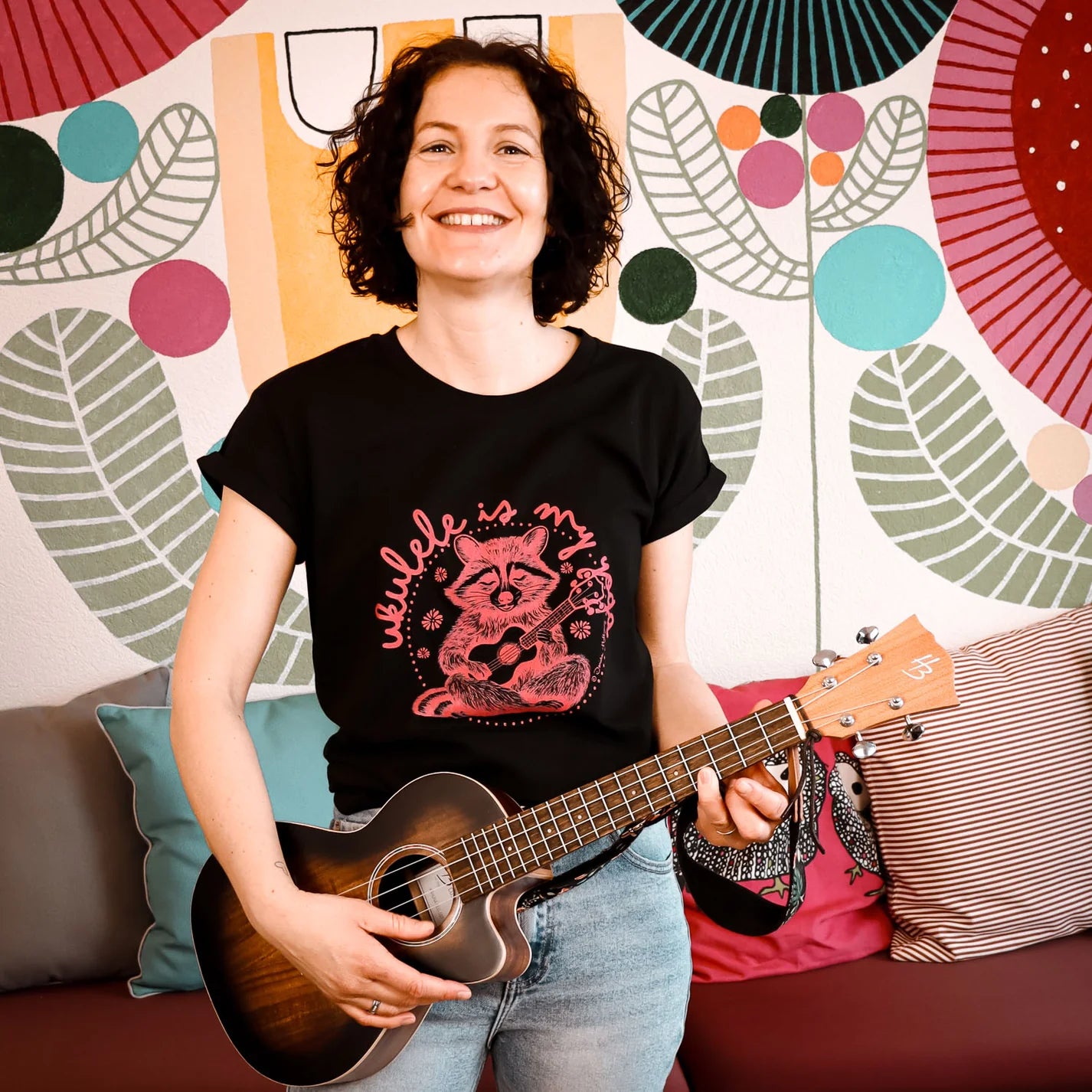 Damen Premium T-Shirt - "Ukulele is my yoga"