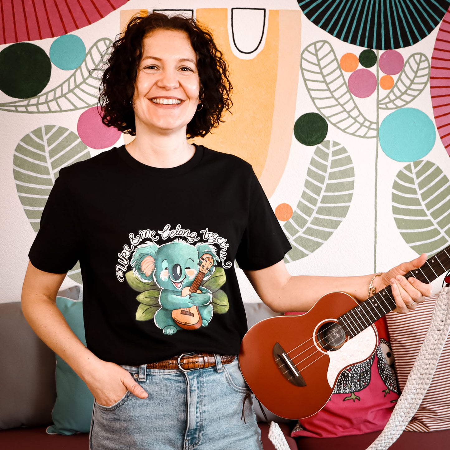 Ukulele T-Shirt Unisex - "Uke & me belong together"