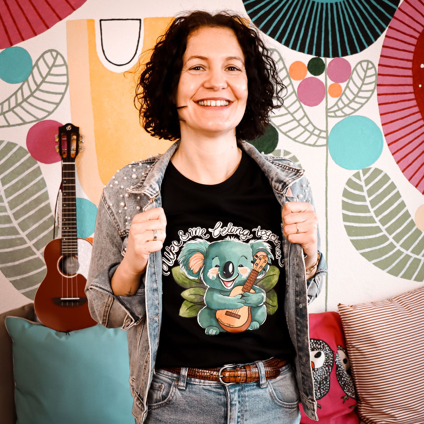 Ukulele T-Shirt Unisex - "Uke & me belong together"
