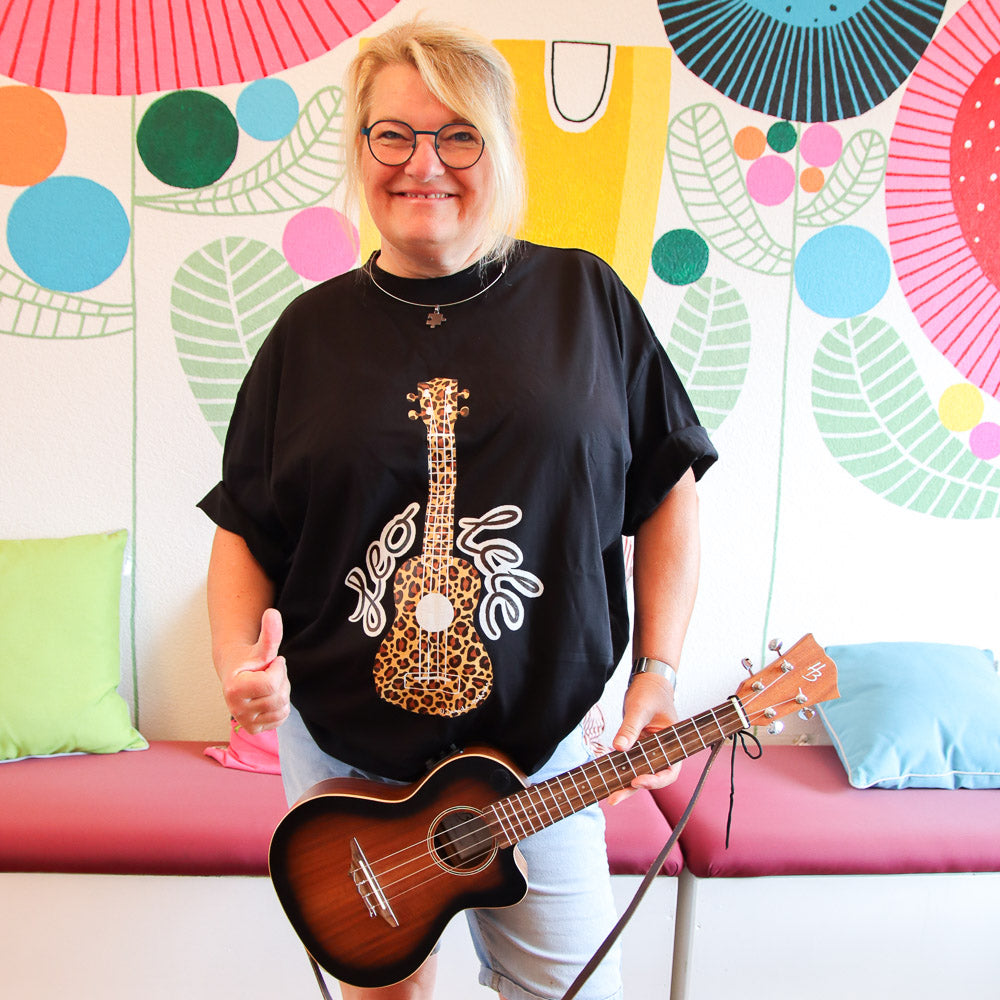 Ukulele Damen T-Shirt - "Flower Power" - CURVY VIBES