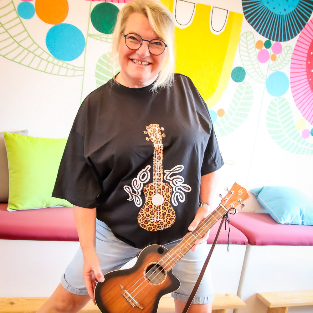 Ukulele Damen T-Shirt - "Leo-lele" - CURVY VIBES