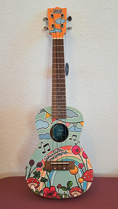 "UKUlala Wonderland" Konzert-Ukulele aus der Art Serie von Flight
