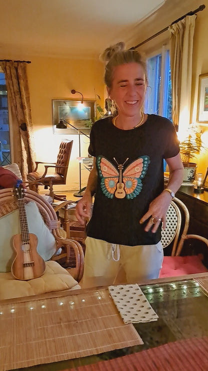Ukulele Damen T-Shirt - "Ukulele-Schmetterling"